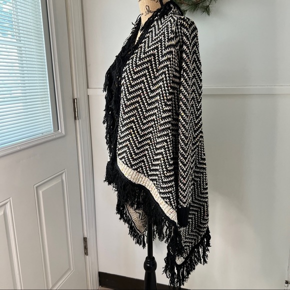 Janice Apparel Waterfall Open Front Fringe Knit Cardigan Sweater NWT - Picture 7 of 16